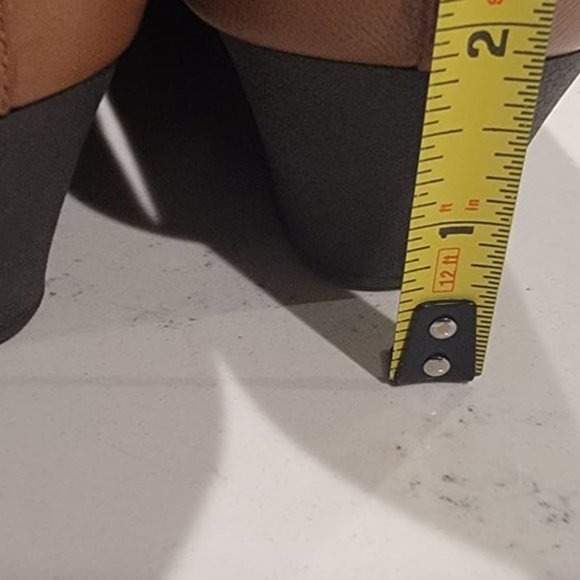 Bandolino Women's BD Jobey Brown Leather Wedge with Gold Buckle Strap Size 10M - Picture 11 of 14